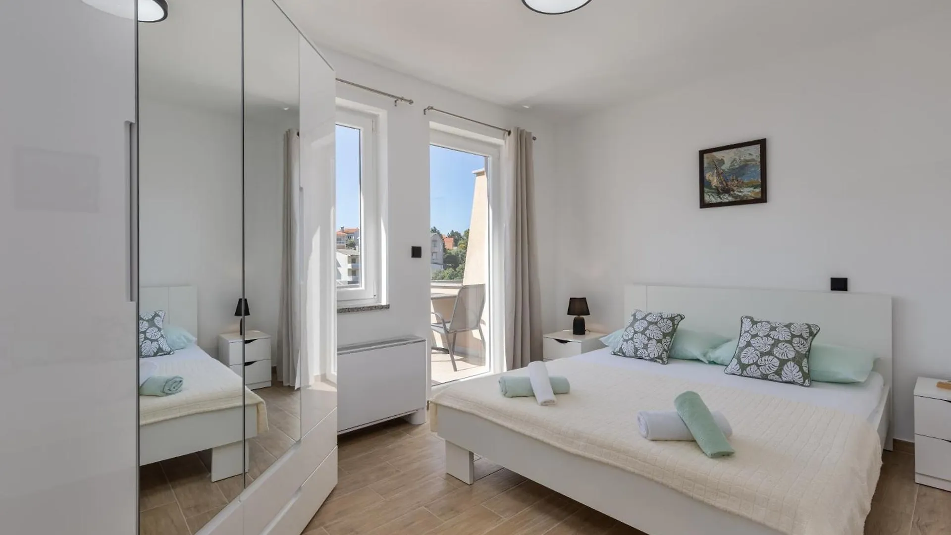 Beachfront Apartment Betty - Happy Rentals Vrbnik