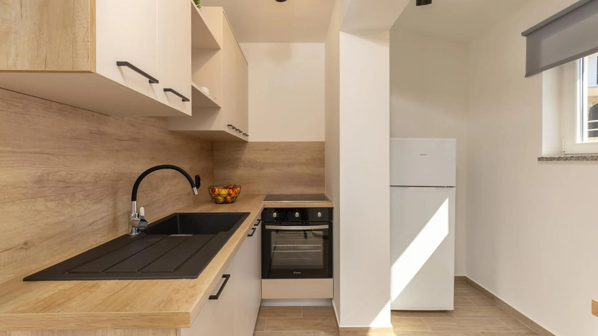 Beachfront Apartment Betty - Happy Rentals Vrbnik